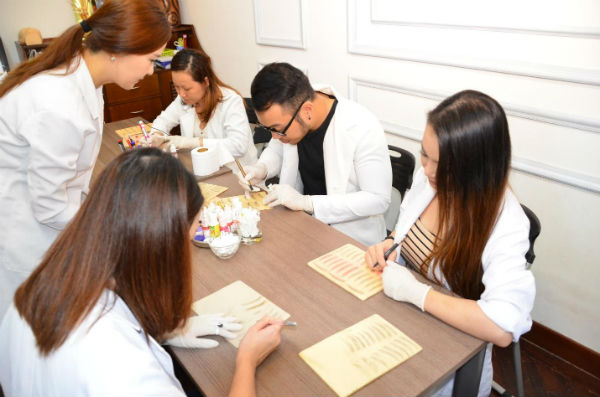 Học nghề phun thêu lông mày 