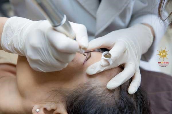 điêu khắc chân mày đẹp